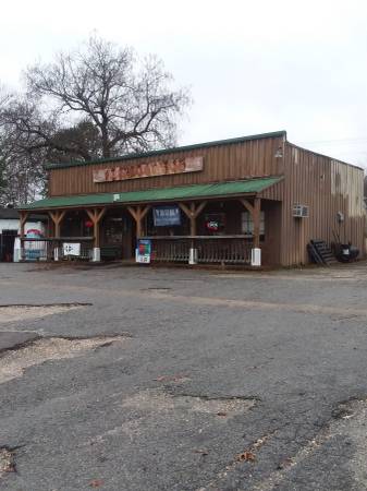 Country Junction General Store, 445 Pleasant Grove Rd, Springville, TN 38256, USA, 