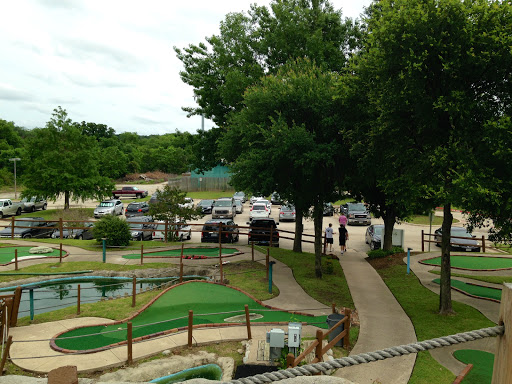 Golf Driving Range «Golf Center of Arlington», reviews and photos, 1301 NE Green Oaks Blvd, Arlington, TX 76006, USA