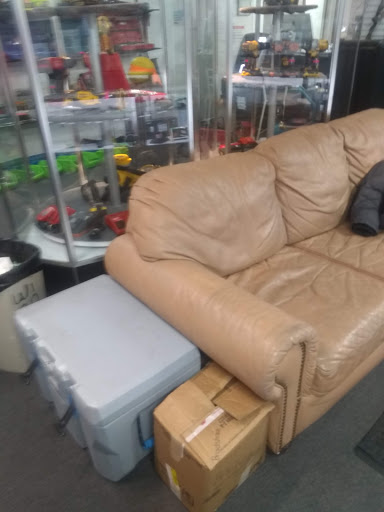 Pawn Shop «VIP Pawn Shop & Guns Orem», reviews and photos, 1015 State St, Orem, UT 84097, USA