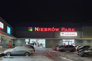 Centrum handlowe „Niebrów Park” (shopping center „Niebrów Park”) image