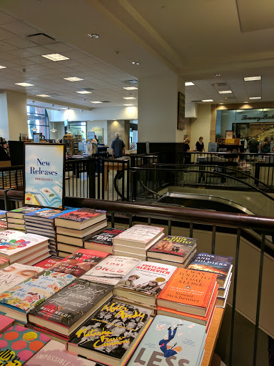Barnes & Noble image