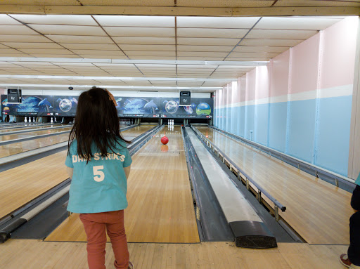 Bowling Alley «Bowl-Rite Lanes», reviews and photos, 714 Summit Ave, Union City, NJ 07087, USA