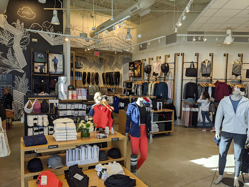 Sportswear Store «lululemon», reviews and photos, 1423 N Webb Rd #115, Wichita, KS 67206, USA