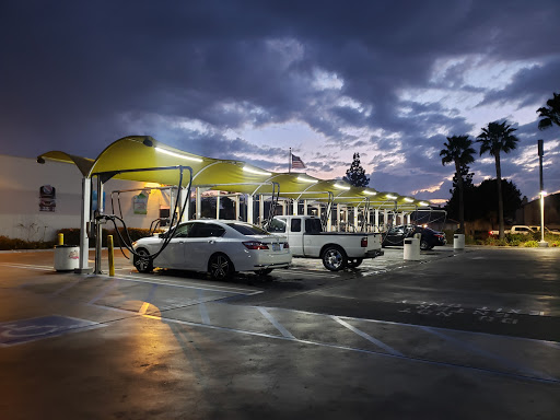Drive Thru Express Car Wash en Anaheim