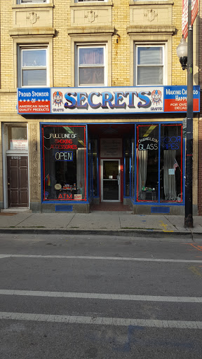 Tobacco Shop «Secrets Smoke Shop», reviews and photos, 3229 N Clark St, Chicago, IL 60657, USA