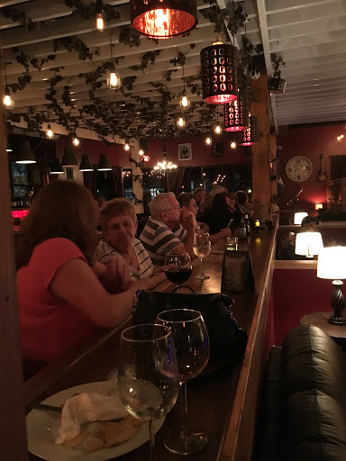 Wine Bar «Mouse Trap Cafe Wine and Cheese Bar, Full Bar», reviews and photos, 203 Broadway, Amityville, NY 11701, USA