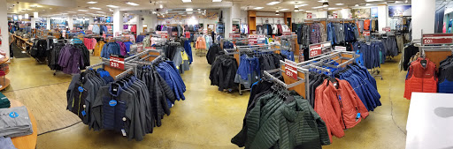 Sportswear Store «Columbia Sportswear Outlet», reviews and photos, 3 Monroe Pkwy, Lake Oswego, OR 97035, USA