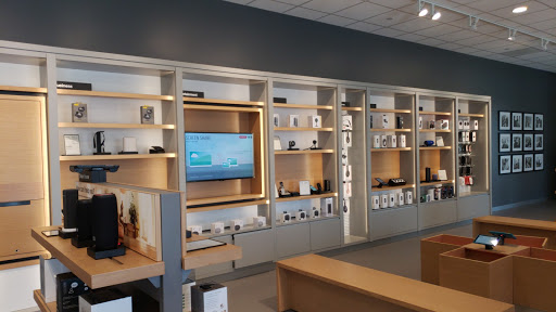 Cell Phone Store «Verizon», reviews and photos, 12459 Limonite Ave c, Mira Loma, CA 91752, USA