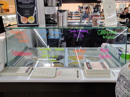 Hamburger Restaurant «Mountain Fresh Grocery Inc», reviews and photos, 521 Main St, Highlands, NC 28741, USA