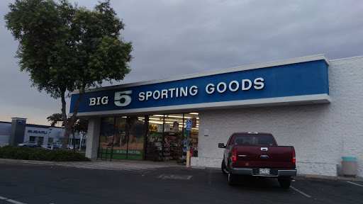 Sporting Goods Store «Big 5 Sporting Goods - Fresno», reviews and photos, 5488 N Blackstone Ave, Fresno, CA 93710, USA