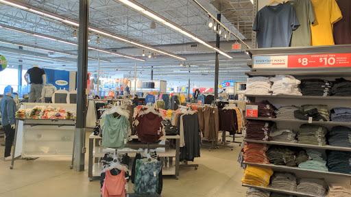 Clothing Store «Old Navy», reviews and photos, 90 Pleasant Valley St, Methuen, MA 01844, USA