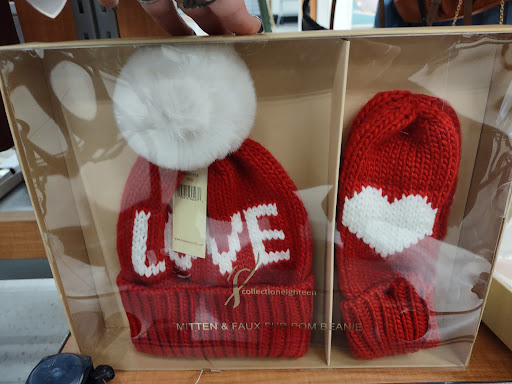 Shopping Mall «Tuskatella Shopping Center», reviews and photos, 1344 N Tustin St, Orange, CA 92867, USA