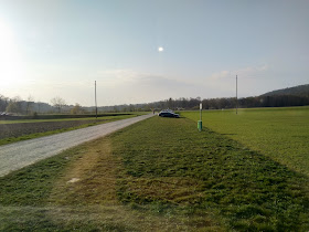 Parkplatz beim Campingplatz Gütighausen