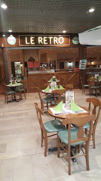 Atmosphère du Restaurant Le Rétro à Dammarie-les-Lys - n°3