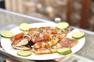 مطعم دار العرب image