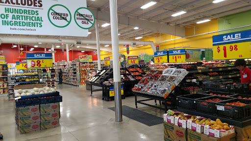 Grocery Store «H-E-B Grocery», reviews and photos, 609 19th St, Hondo, TX 78861, USA