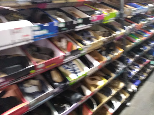 Shoe Store «DSW Designer Shoe Warehouse», reviews and photos, 1 Walden Galleria, Buffalo, NY 14225, USA