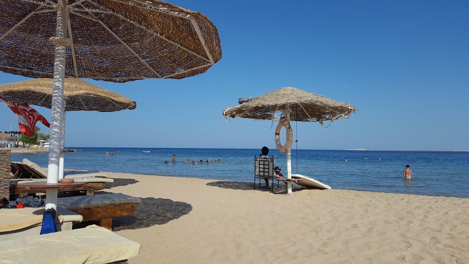 Safaga beach'in fotoğrafı parlak kum yüzey ile