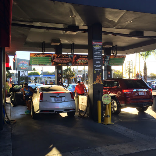 Rock n' Roll Car Wash en Hermosa Beach
