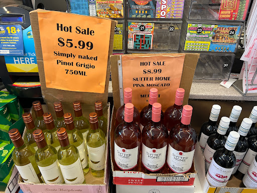 Liquor Store «Elmsford Wine & Spirits», reviews and photos, 111 E Main St, Elmsford, NY 10523, USA