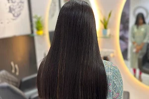 Manish Hair Expert image