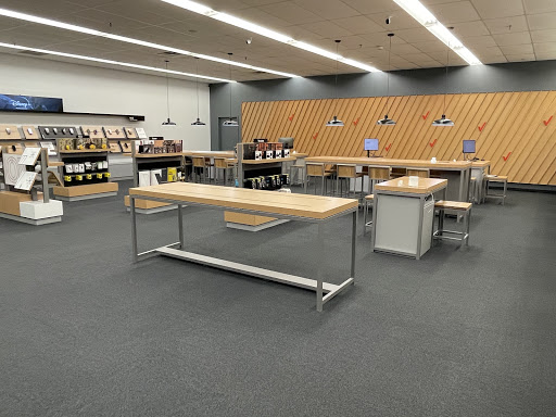 Cell Phone Store «Verizon Authorized Retailer, TCC», reviews and photos, 1280 Broadhollow Rd e, Farmingdale, NY 11735, USA