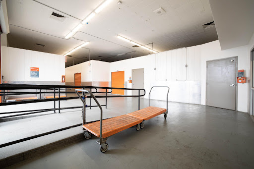 Self-Storage Facility «Public Storage», reviews and photos, 1917 Long Beach Blvd, Long Beach, CA 90806, USA