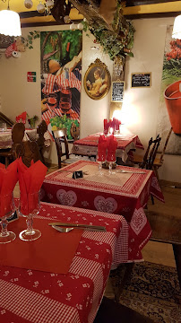 Atmosphère du Restaurant de spécialités alsaciennes La Petite Alsace à Colmar - n°10