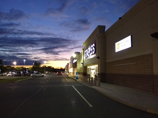 Office Supply Store «Staples», reviews and photos, 270 Upland Square Dr, Pottstown, PA 19464, USA