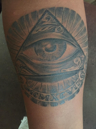 Tattoo Shop «magnum opus tattoo company», reviews and photos, 1817 Padre Blvd #4, South Padre Island, TX 78597, USA