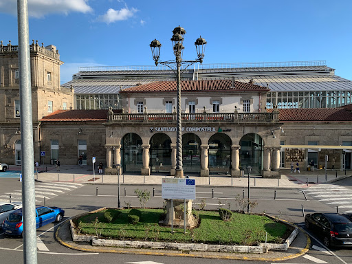 Desplazamientos baratos con coche en Santiago de Compostela