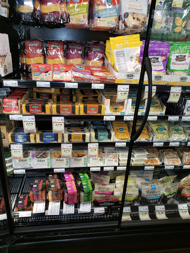 Grocery Store «Fresh Thyme Farmers Market- Town & Country», reviews and photos, 13957 Manchester Rd, Ballwin, MO 63011, USA