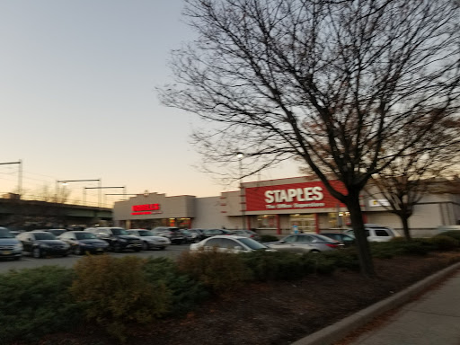 Office Supply Store «Staples», reviews and photos, 613 Washington Blvd, Jersey City, NJ 07310, USA