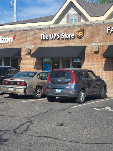 Shipping and Mailing Service «The UPS Store», reviews and photos, 4707 U.S Hwy 61, White Bear Lake, MN 55110, USA