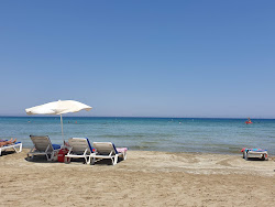Foto di Glapsides beach con baia lunga