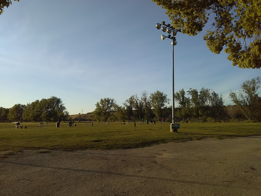 Golf Course «Bluff Pointe Golf Course and Learning Center», reviews and photos, 8225 N Milburn Ave, Fresno, CA 93722, USA