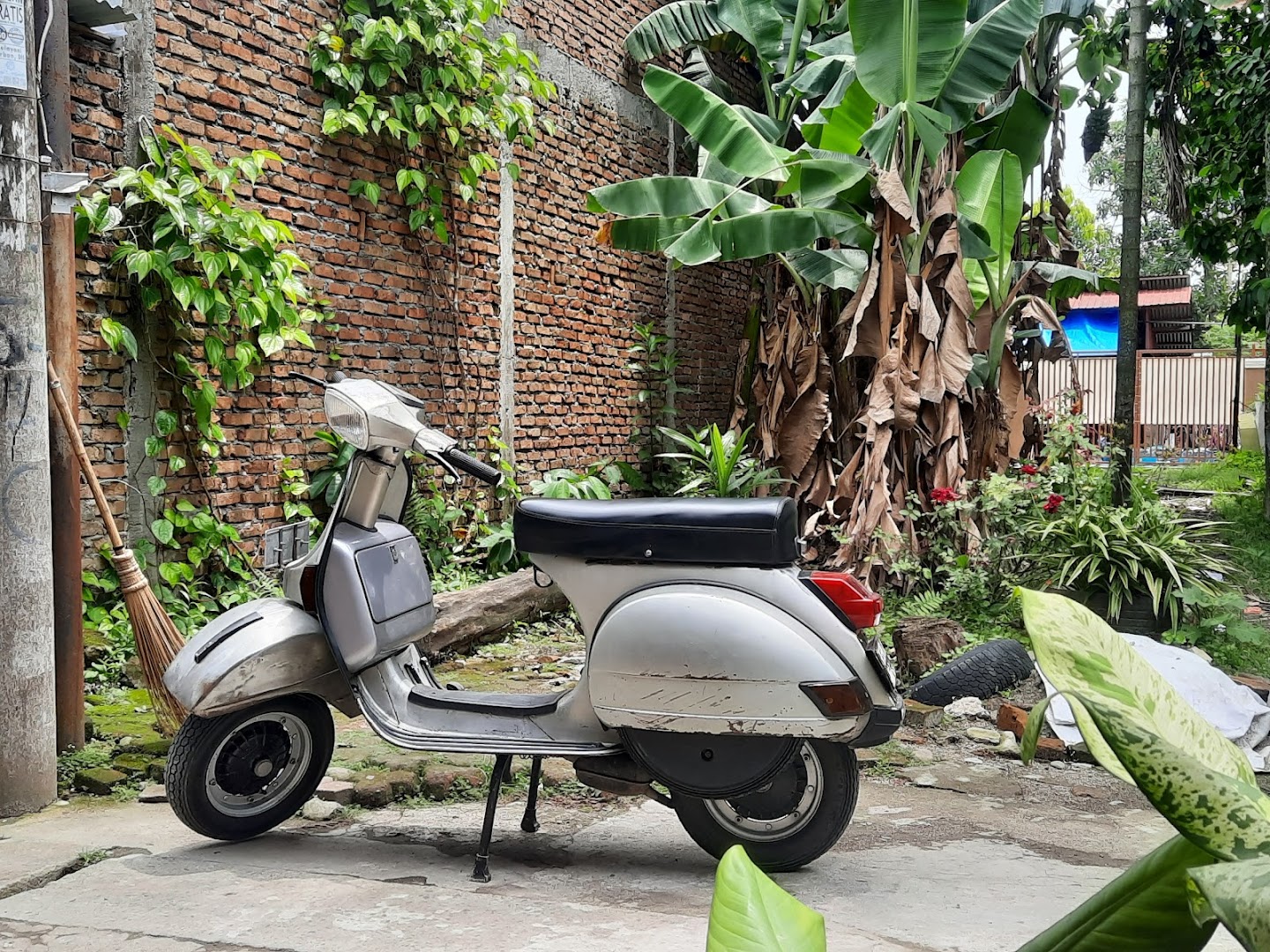 Yans Garage Vespa Service Photo