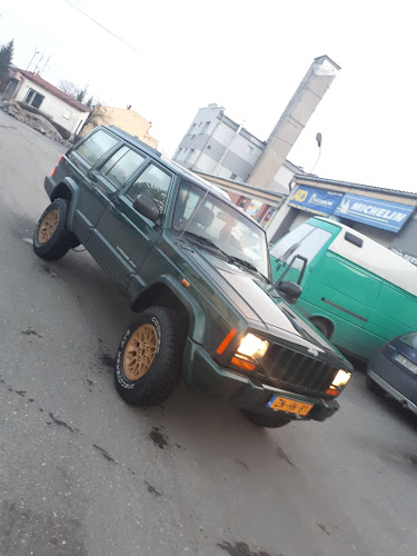 Godziny otwarcia Old-Car Nowy Sącz