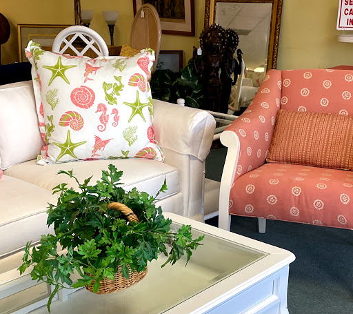 Thrift Store «Tambourine Resale Shop», reviews and photos, 1619 10th Ave, Vero Beach, FL 32960, USA