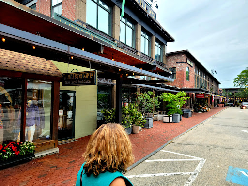 Tannery Shopping Center, 50 Water St, Newburyport, MA 01950, USA, 