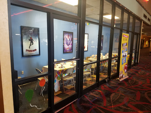 Movie Theater «Regal Cinemas Starlight 14 - Charlotte», reviews and photos, 11240 N Tryon St, Charlotte, NC 28262, USA