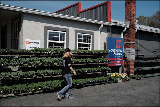 Animal Feed Store «Ashland Feed Store», reviews and photos, 120 Thompson St, Ashland, VA 23005, USA