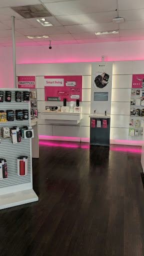 Cell Phone Store «T-Mobile», reviews and photos, 4825 Sugarloaf Pkwy j, Lawrenceville, GA 30044, USA