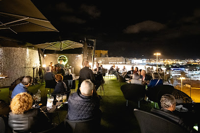 TAJ Rooftop & Lounge - Hotel Silken SAAJ, C. León y Castillo, 329, 35006 Las Palmas de Gran Canaria, Las Palmas, Spain