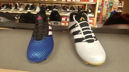 Shoe Store «WSS», reviews and photos, 1700 S Garey Ave, Pomona, CA 91766, USA