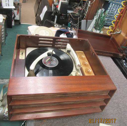 Electronics Store «A-Hi Computers & Electronics Norwood-Hyde Park Television», reviews and photos, 4030 Montgomery Rd, Cincinnati, OH 45212, USA