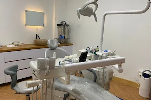 Klinik Gigi Dentes Monjali 2 image