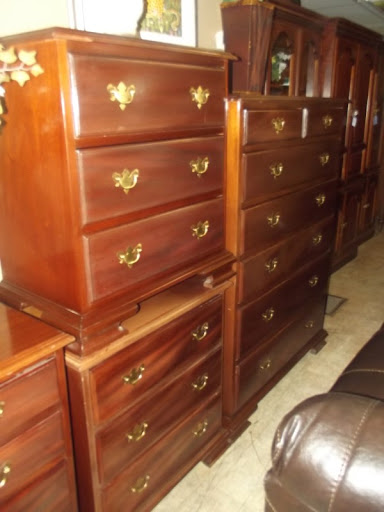 Junk Store «Family Thrift Store», reviews and photos, 1207 N Royal Ave, Front Royal, VA 22630, USA