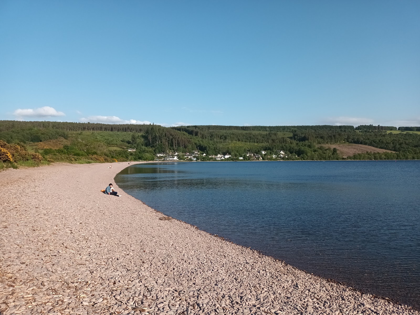 Foto van Dores Strand met meerdere ruime baaien