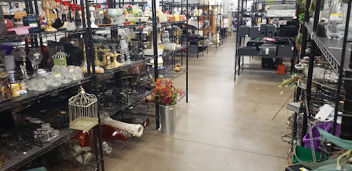 Thrift Store «7th & Bell Goodwill Retail Store & Donation Center», reviews and photos, 17037 N 7th Ave, Phoenix, AZ 85023, USA